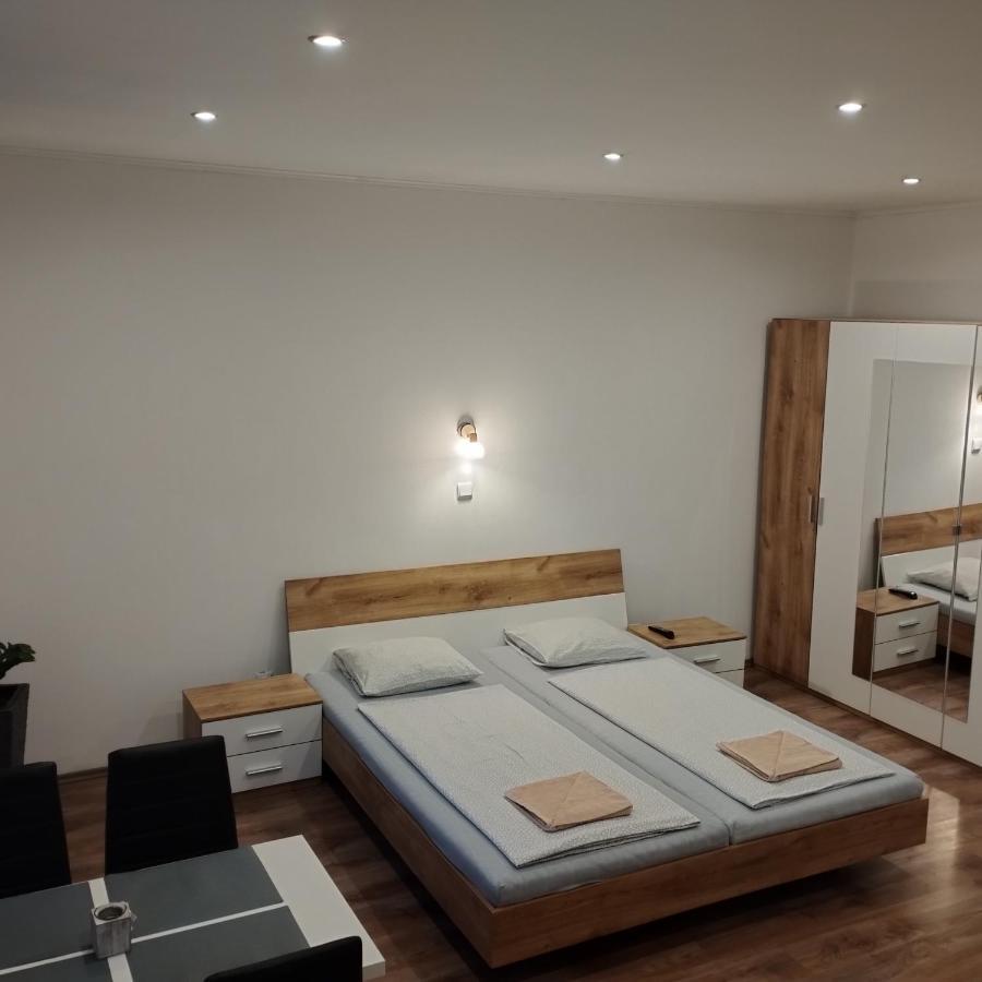 Apartmany 77 Вельки-Медер Номер фото
